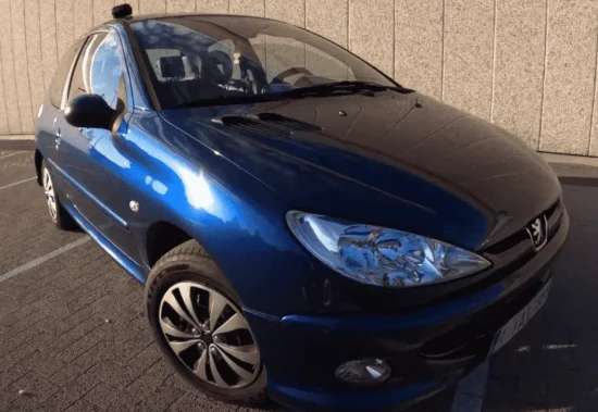 Peugeot 206 saloon  : Un modèle emblématique