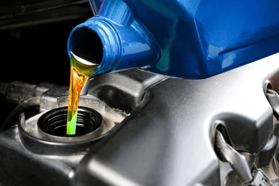 Vidange par aspiration : une méthode innovante pour l&rsquo;entretien de votre moteur