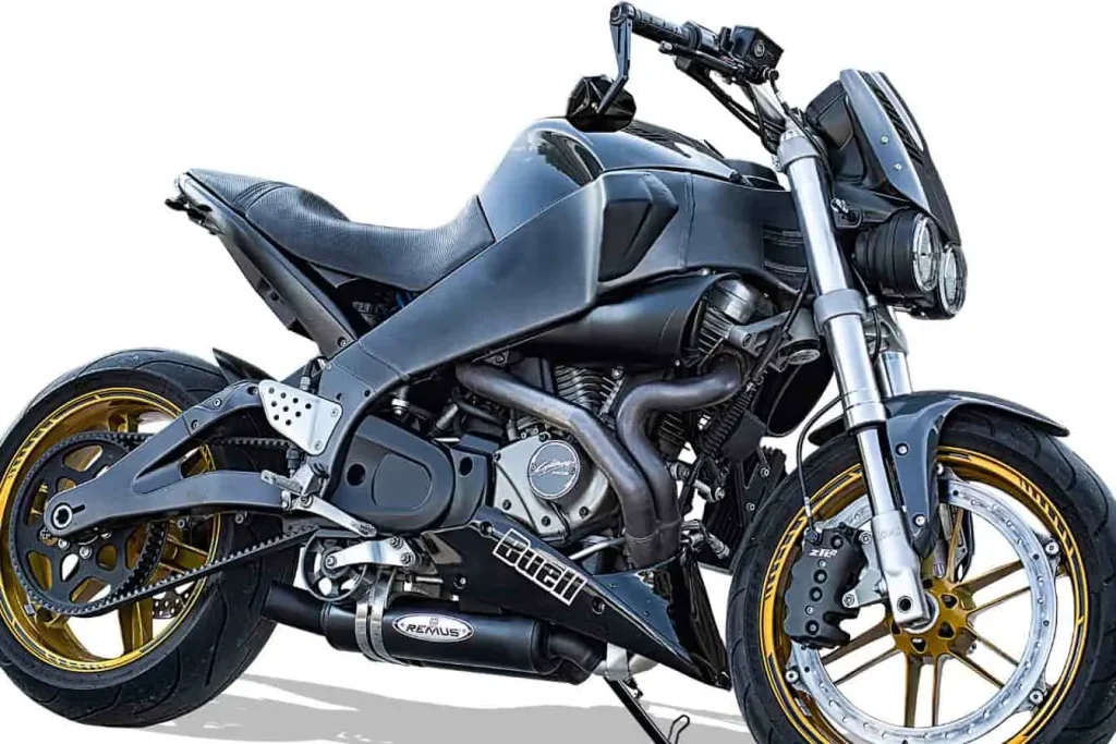 Moto neuve au design sportif noir et or, idéale pour un premier achat, avec freins à disque et moteur puissant bien mis en valeur.