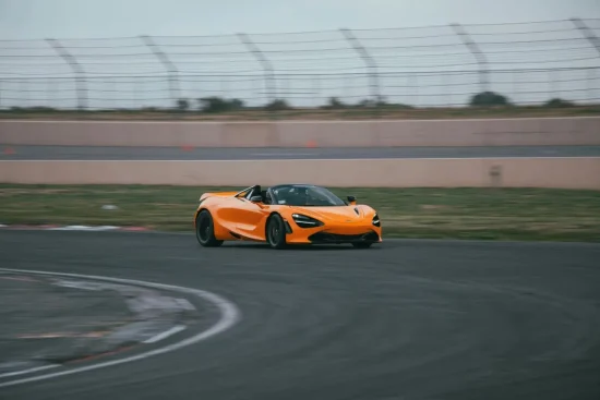 Journée circuit voiture : guide complet pour bien se préparer