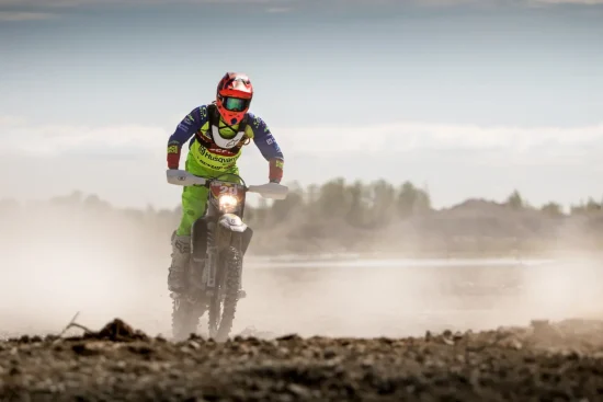 Différence entre endurance moto et vitesse moto : le comparatif complet