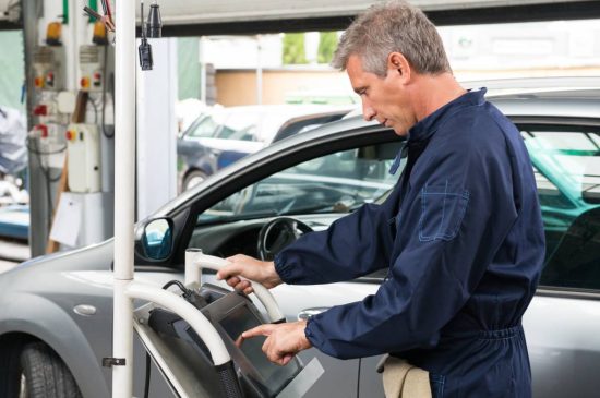 Contrôle technique, historique, carrosserie : les points à checker avant d&rsquo;acheter